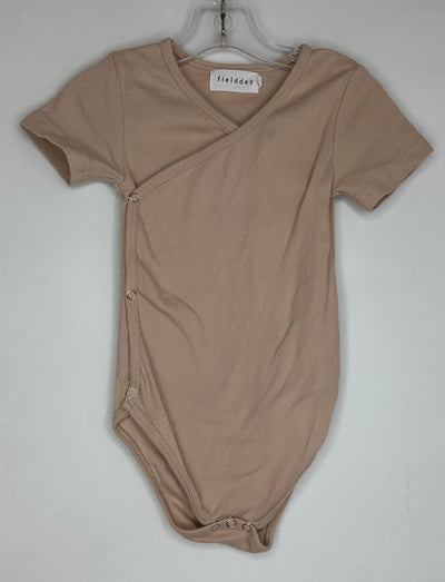 Fieldday Snap Rib Onesie, Tan, size 18-24m