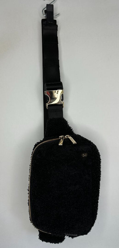 Lululemon Fleece Belt Bag OSFM Black Sailor Jack Consignment Lululemon Fleece Belt Bag OSFM Black Sailor Jack Consignment